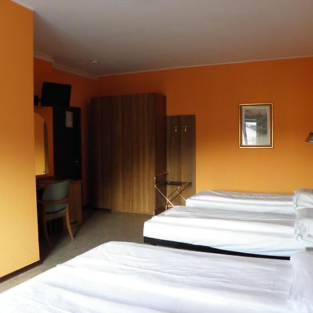 Hotel Corona Tirano Szoba fotó